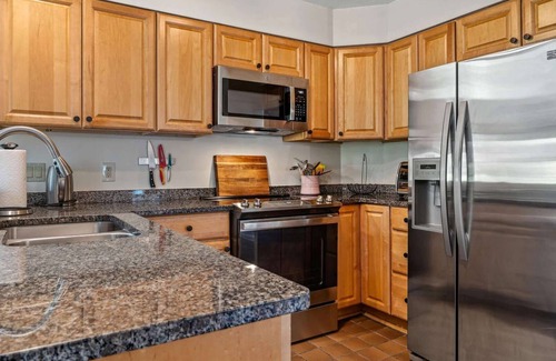 Quechee Condo | 3BR, Gorgeous Golf Course Views! | Coach Road 11B