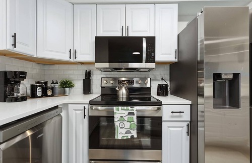 Lenexa House | 3BR|Great for Families|KingBeds|Mins To Arrowhead