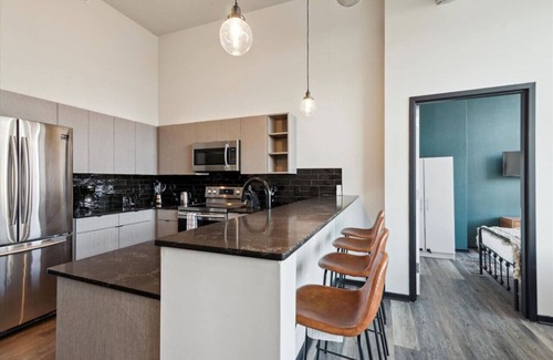 Fairmount Apartment | 3BR, Gym, Game Room, Rooftop | Urban Haven