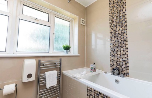 Crawley Down House | 3BR Hazel House, Crawley