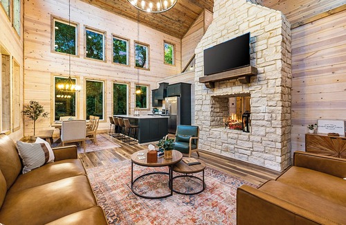 Pickens Cabin | 3BR Hideaway! Playset, Pool Table | Sleeps 14