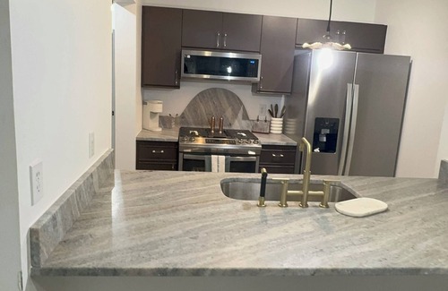 Hilliard Condo | 3BR Hilliard Luxury Condo: 5min Walk to Target, 10min Walmart, 10min Drive OSU!
