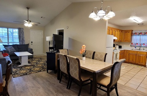 Jonesboro House | 3BR Home - Calm Neighborhood & 3 Miles to Hospital