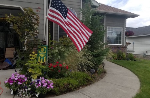 Boyd Acres House | 3BR Home in the Heart of Oregon's Outdoor Paradise