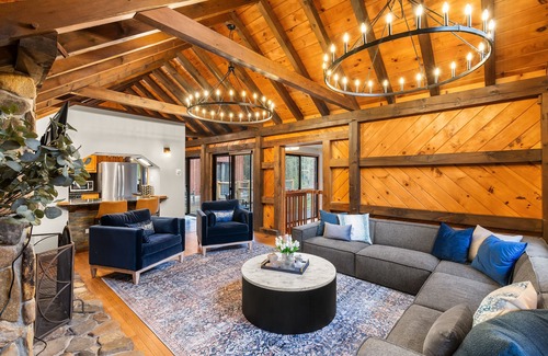 Skyland House | 3BR Home near Asheville. 15 min from Biltmore