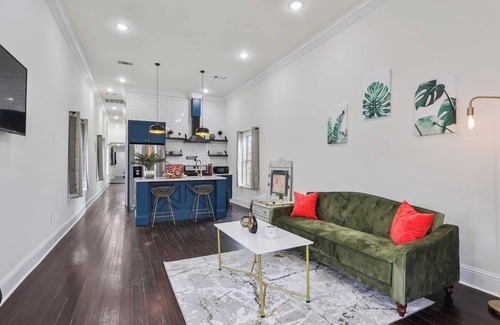 Tulane - Gravier House | 3BR Home near Caesars Superdome & Bourbon St