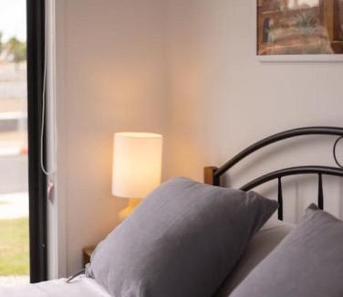 Browns Plains House | 3BR home with cozy interior design