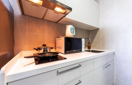 Shah Alam Apartment | 3BR Homestay with Pool View Bukit Rimau