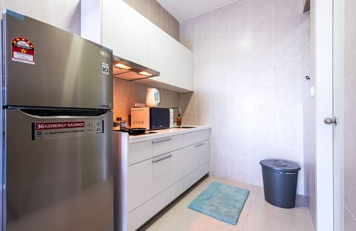 Shah Alam Apartment | 3BR Homestay with Pool View Bukit Rimau