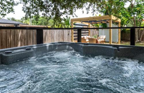 Ballast Point House | 3br Hot Tub Retreat Steps From Bayshore Path!