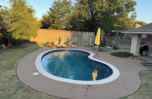 Central Oklahoma City House | 3BR house in OKC, 2 living spaces, pool, pet friendly, fenced yard, corner lot