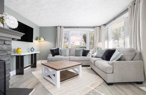 Bristol House | 3BR house minutes from speedway & downtown