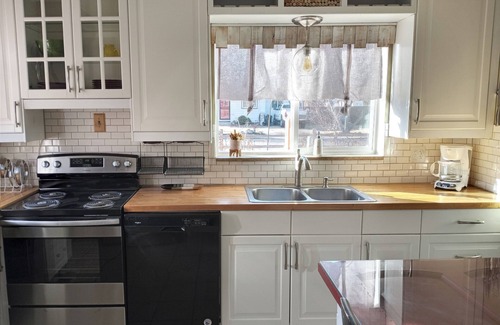 Barths House | 3BR House- Mountains or Downtown Denver in 15 min!
