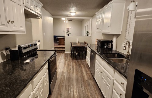 Belton House | 3BR House Near Belton Lake