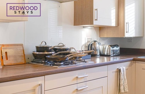 Sherborne St. John House | 3BR House | Near Festival Place, 2X Parking, Wi-Fi