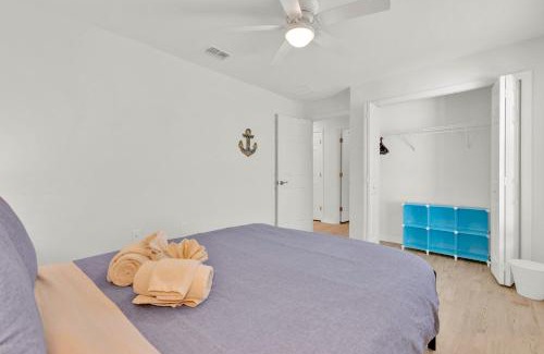 Auburndale House | 3BR House with Backyard & access to Auburndale Trail