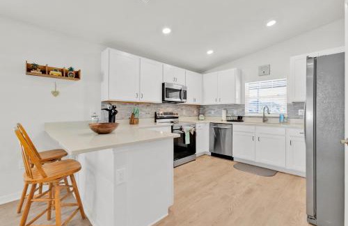 Auburndale House | 3BR House with Backyard & access to Auburndale Trail