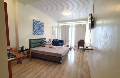 Pinamungajan Apartment | 3BR House with Sunrise & Sunset View