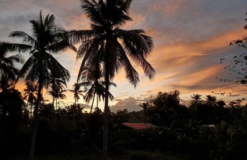 Pinamungajan Apartment | 3BR House with Sunrise & Sunset View