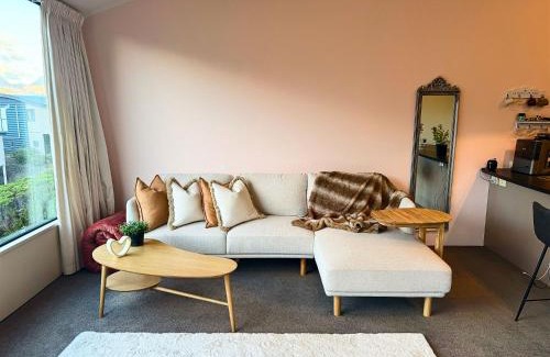Frankton Apartment | 3BR Lakeview Home with Balcony, Parking, Near Marina