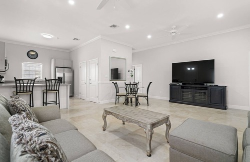 Palm Cay Condo | 3BR luxury condo