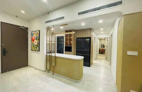 Tan Thuan Tay Apartment | 3BR Luxury in Cardinal Court