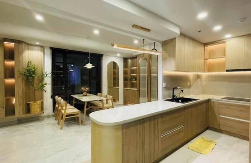 Tan Thuan Tay Apartment | 3BR Luxury in Cardinal Court