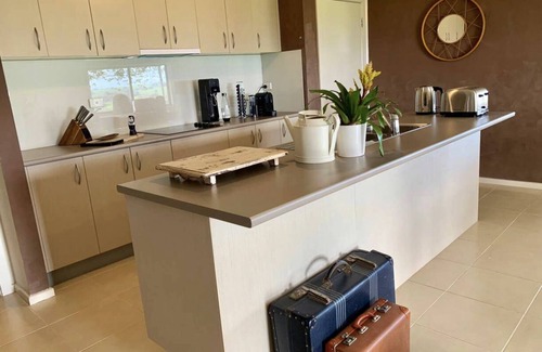 Mia Mia House | 3BR Mia Mia Vistas-Wine Country Retreat with Spa, Fire Pit & Country Vistas