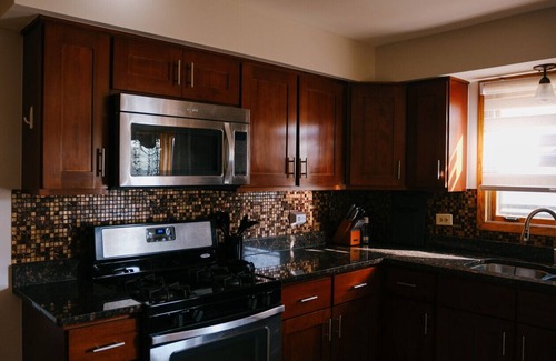Dunning Apartment | 3BR Modern Apt Gym Workspace Quiet Location