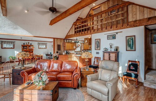 Sky Valley Cabin | 3BR mountain-view cabin with fireplace, deck, grill, & firepit