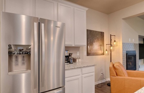 Rockrimmon House | 3BR Mtn Viewsluxury Townhomecentral Locationac