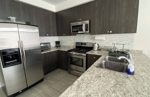 Alcona House | 3BR new & cozy vacation home near Friday Harbour