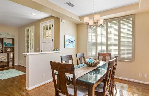 Princeville House | 3BR Nihilani Condo with AC, Pool & Close to Shops 8C
