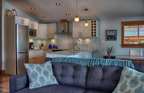 Port Renfrew Cottage | 3BR - Ocean Front - Pet Friendly - Sleeps 6