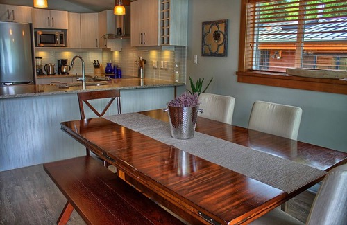 Port Renfrew Cottage | 3BR - Ocean Front - Pet Friendly - Sleeps 6