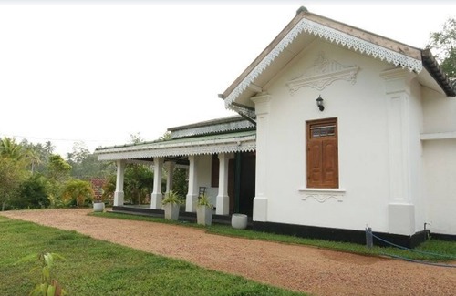 Dodanduwa House | 3br Ocean Reef in Hikkaduwa
