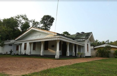 Dodanduwa House | 3br Ocean Reef in Hikkaduwa