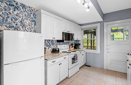 Gloucester House | 3BR Oceanview Townhouse on Boulevard I Walk to downtown l Sleeps 8