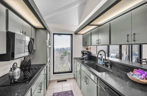 Greenville - Spartanburg House | 3BR Paris Mtn Cabin with Fireplace & Scenic Views