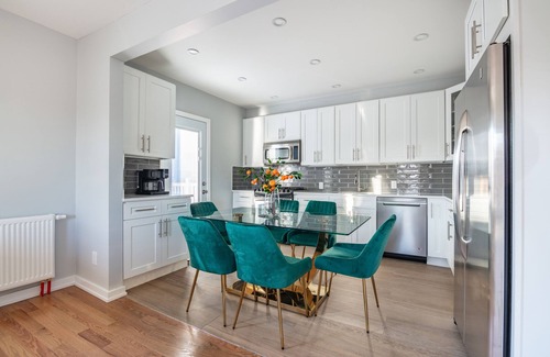 Southeast Yonkers House | 3BR Prime Luxury near NYC with Arcade Room