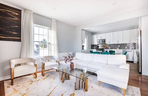 Southeast Yonkers House | 3BR Prime Luxury near NYC with Arcade Room