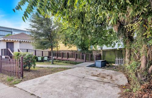 Gert Town House | 3br Retreat With Backyard In Mid-city