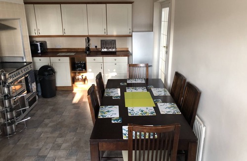 Pontneddfechan House | 3br-Sleeps6-Garden-Mountain &near 4 Falls Walks on
