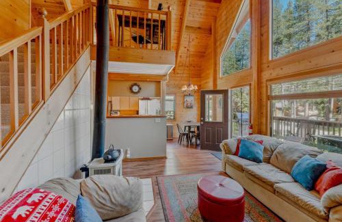 Pla-Vada Woodlands House | 3BR Soda Springs Ski & Lake Getaway