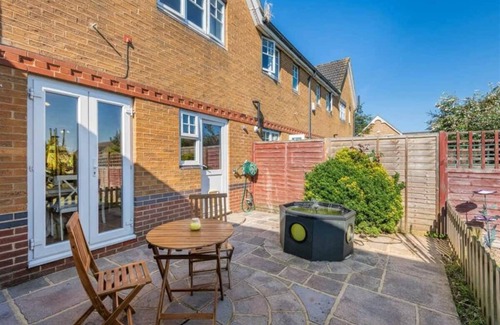 Maidstone House | 3BR Spacious Home Near City Centre