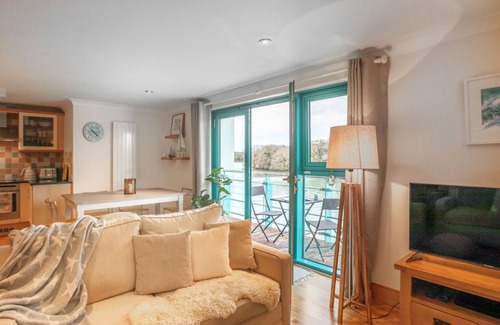 Kingsbridge Apartment | 3BR spacious waterfront apartment in Kingsbridge (sleeps 6)