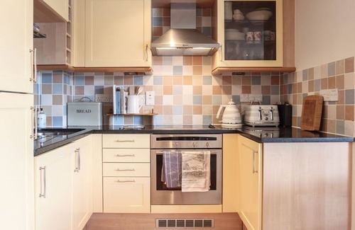 Kingsbridge Apartment | 3BR spacious waterfront apartment in Kingsbridge (sleeps 6)