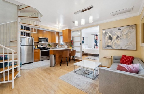 Ampere House | 3BR Spiral staircase Loft