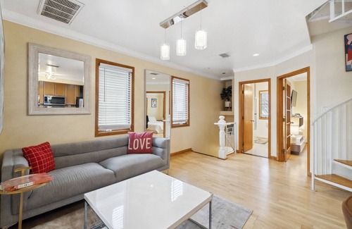 Ampere House | 3BR Spiral staircase Loft
