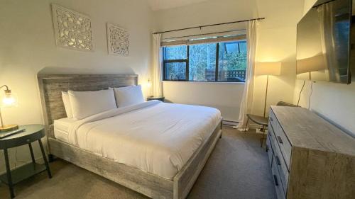 Blueberry Hill House | 3BR Stunning Recently Renovated Condo by Harmony Whistler
